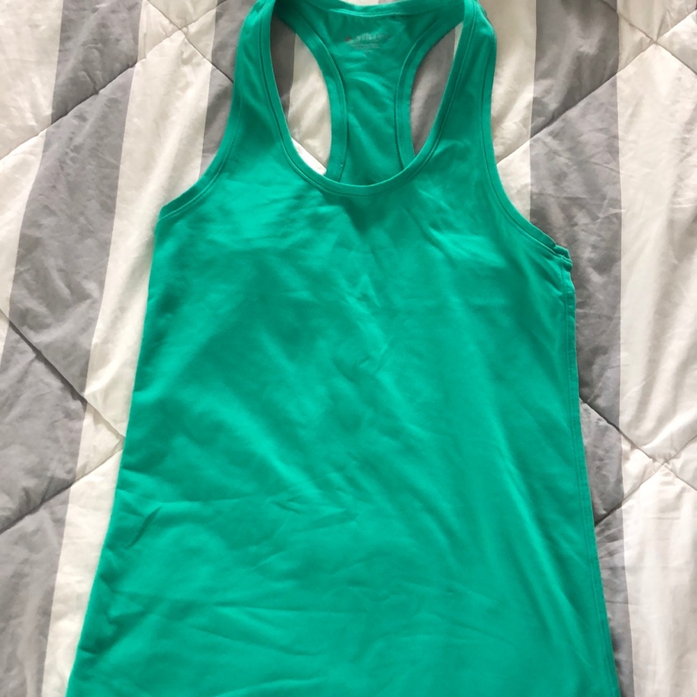 Athleta top!